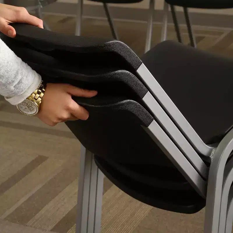 Chaise empilable noire sans accoudoirs à dossier haut, lot de 14