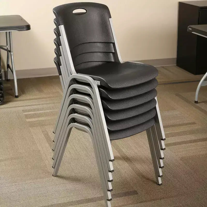 Chaise empilable noire sans accoudoirs à dossier haut, lot de 14