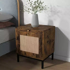 Table d'appoint avec plateau en MDF marron et piétement en métal, pièce unique
