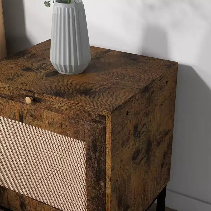 Table d'appoint avec plateau en MDF marron et piétement en métal, pièce unique